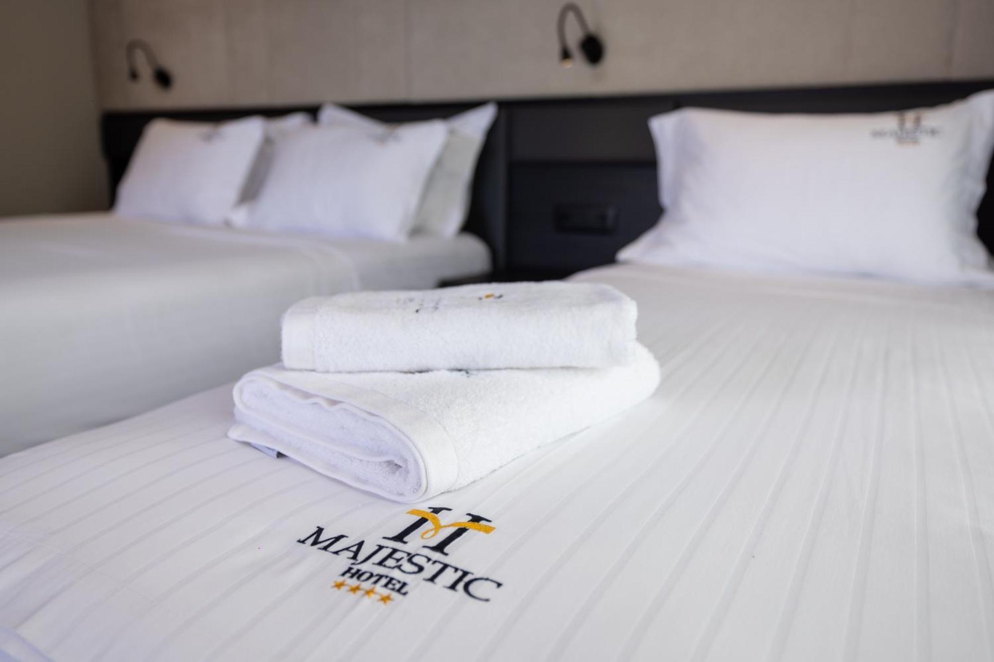 Hotel Majestic Radhimë Exterior foto